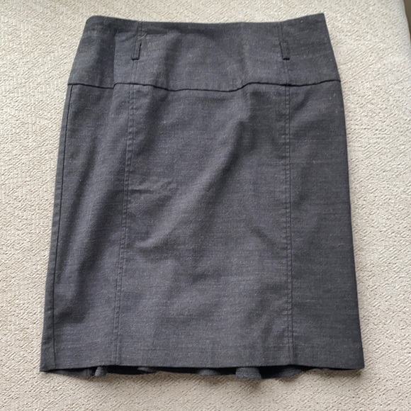 🌟5 for $15🌟 Grey ruffle pencil skirt - Picture 1 of 3